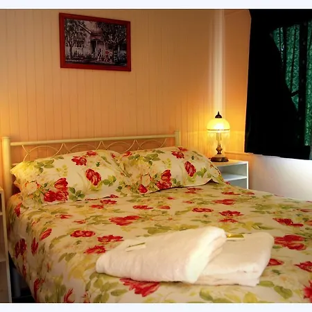 Coral Lodge Bed And Breakfast Inn-3